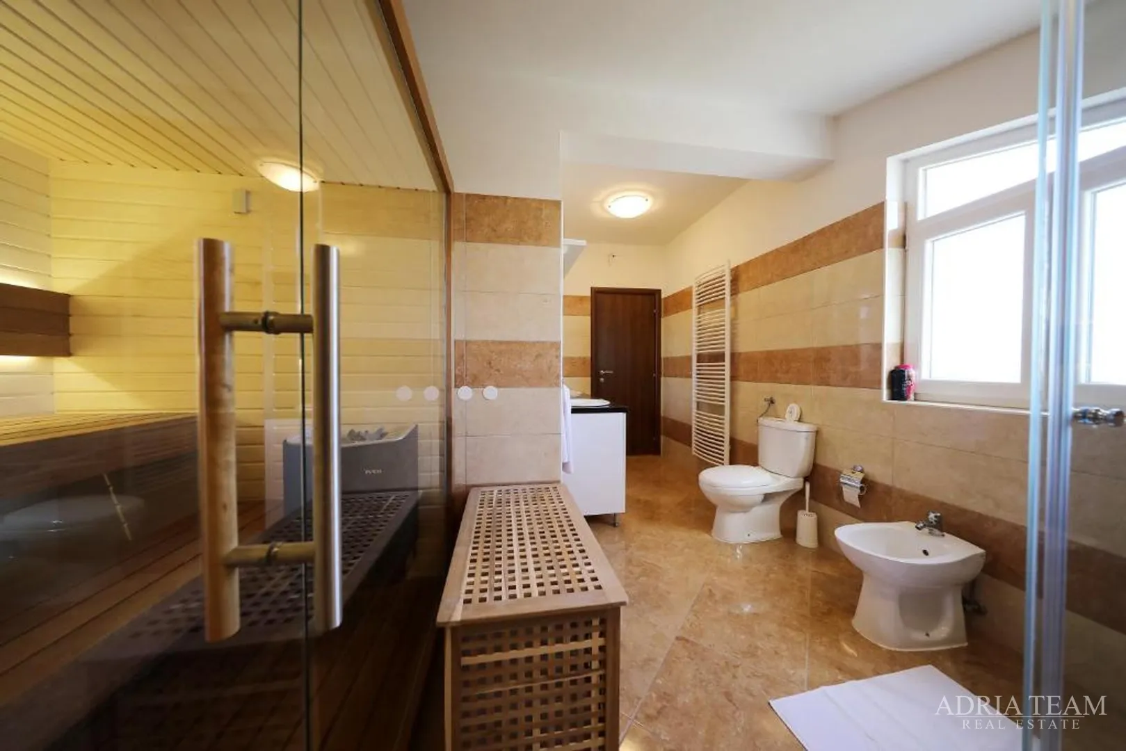 vila s bazenom i pogledom na more, 600 m od mora, privlaka - zadar - slika 12