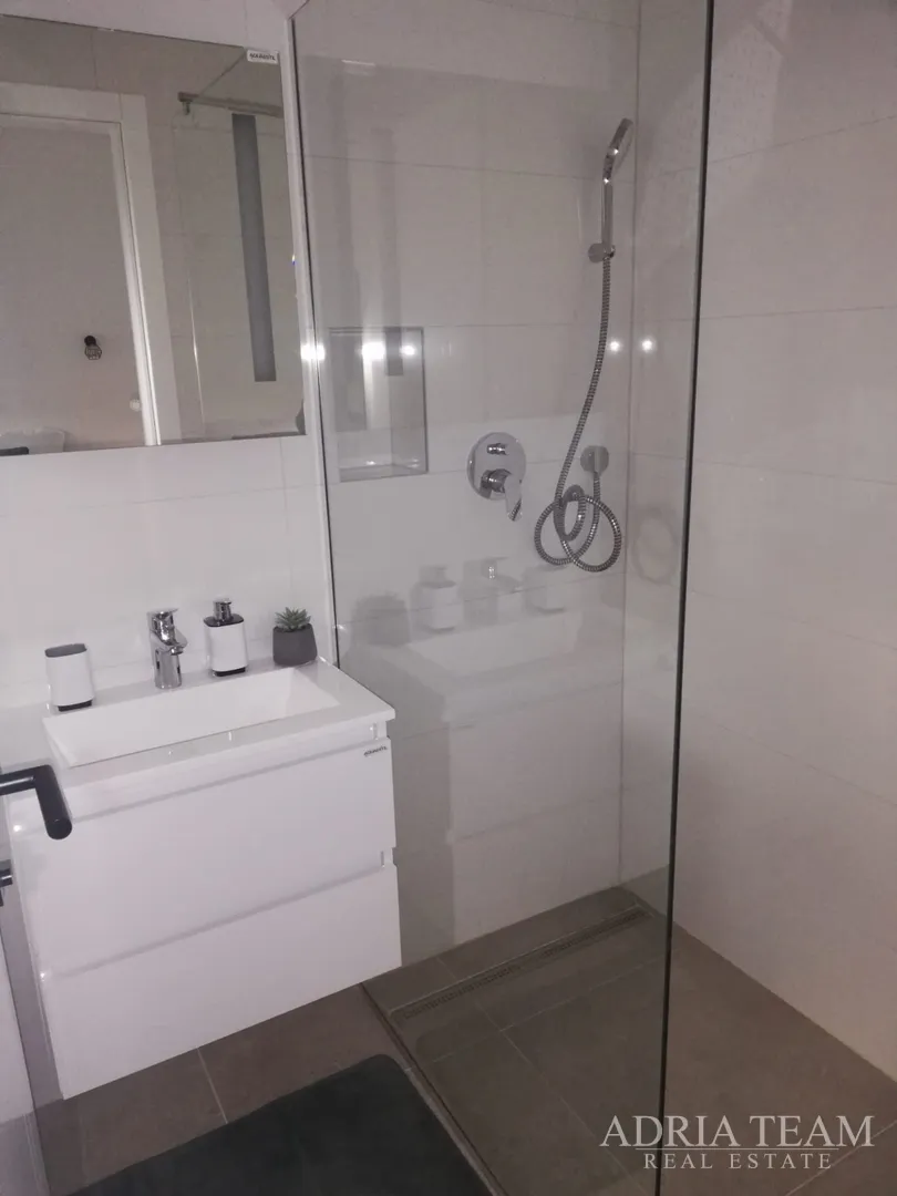 jesenska akcija! kuća za odmor s bazenom, 120 m od mora, nin - zadar - slika 38