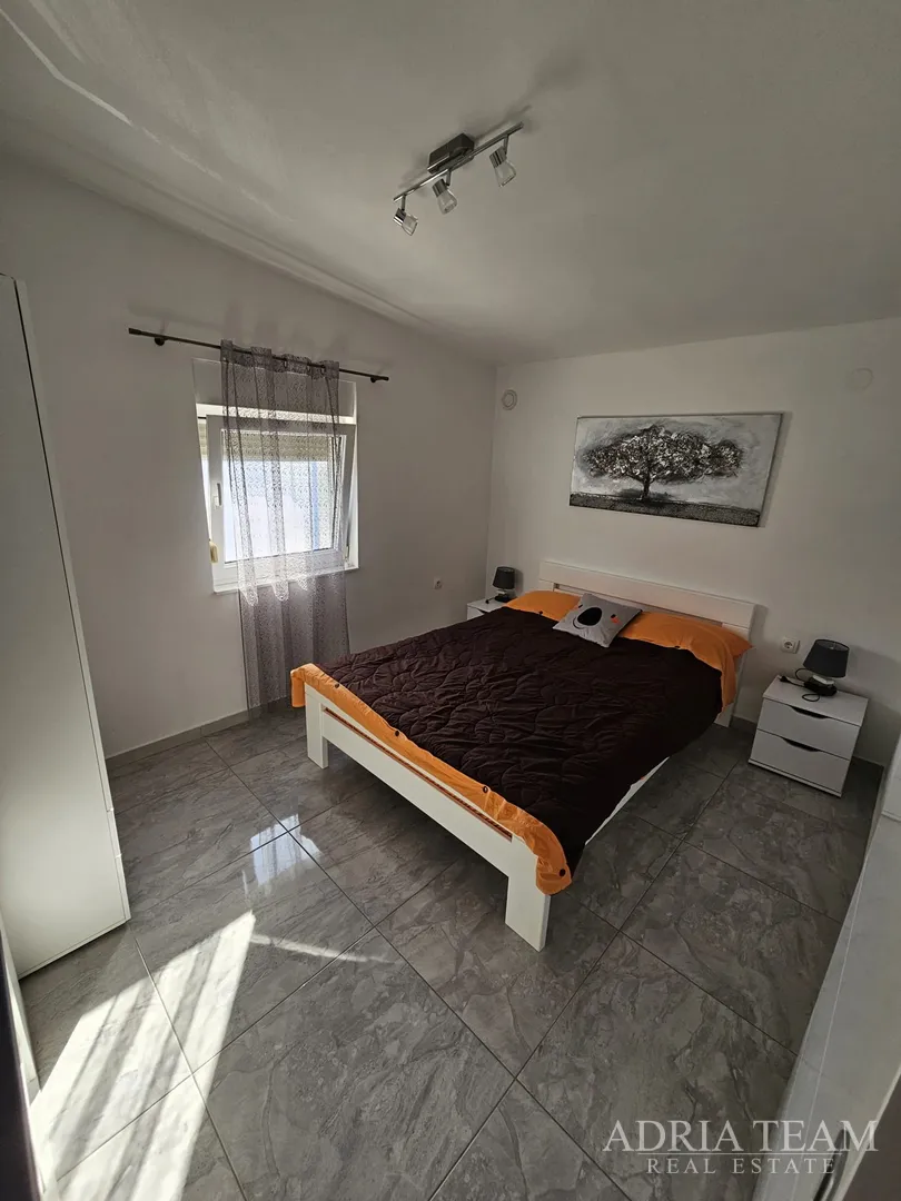 kuća s dvije apartmanske jedinice - vir - slika 9