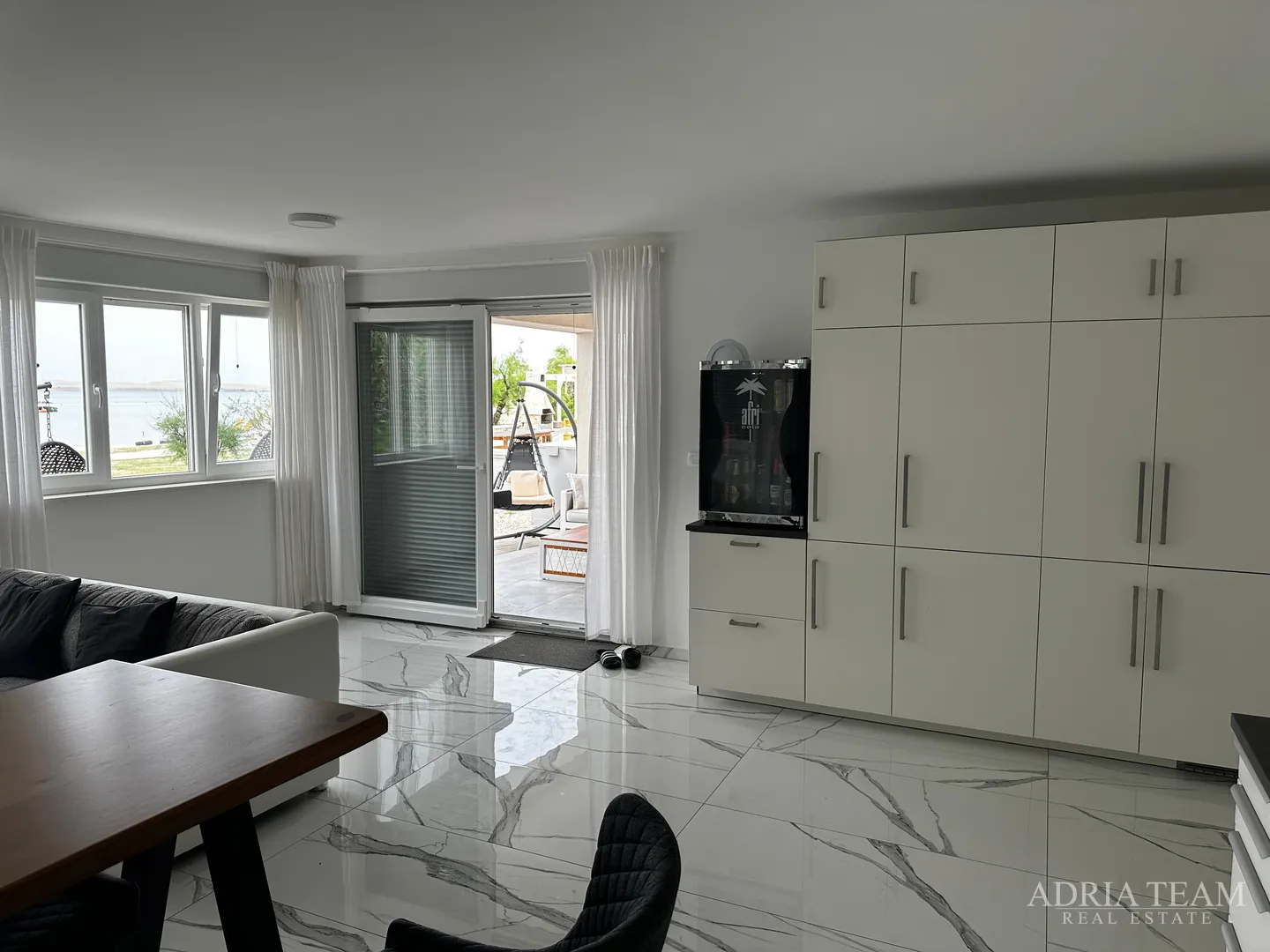 apartman u prvom redu do mora, potpuno opremljen - vir - slika 11