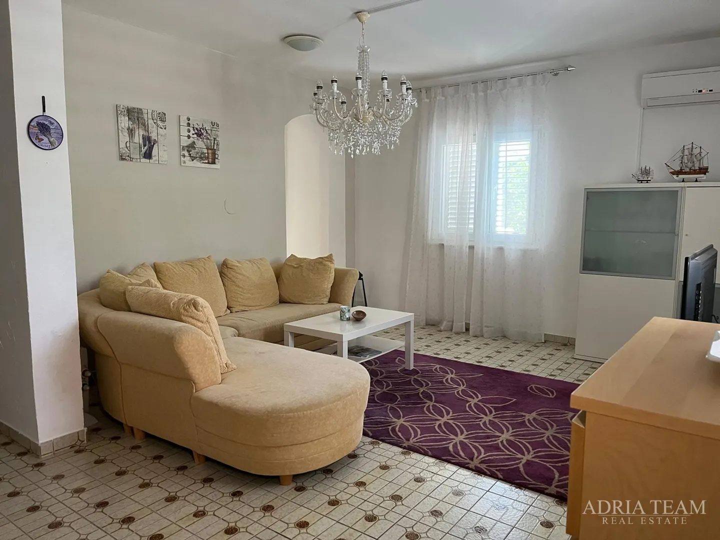 preuređena apartmanska kuća 200 m od mora, garaža i vrt - gornji karin - slika 11