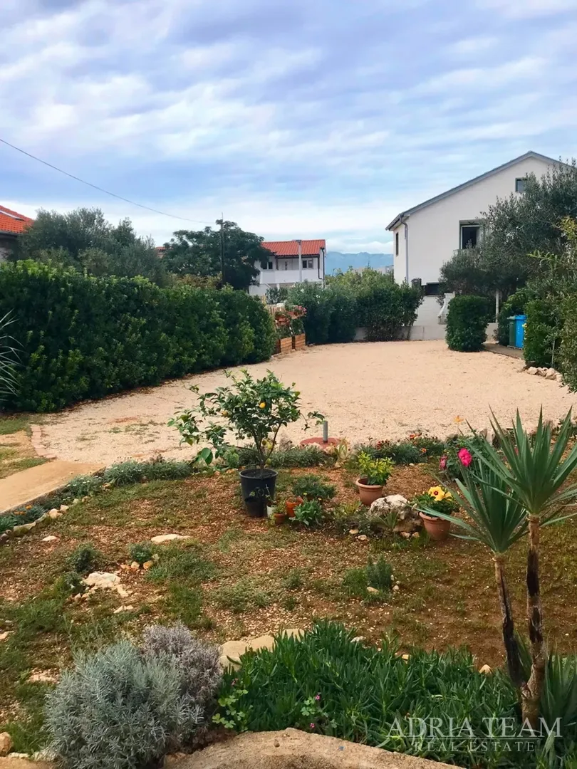 preuređena kuća s pogledom na more i 4 stambene jedinice - vir - slika 22