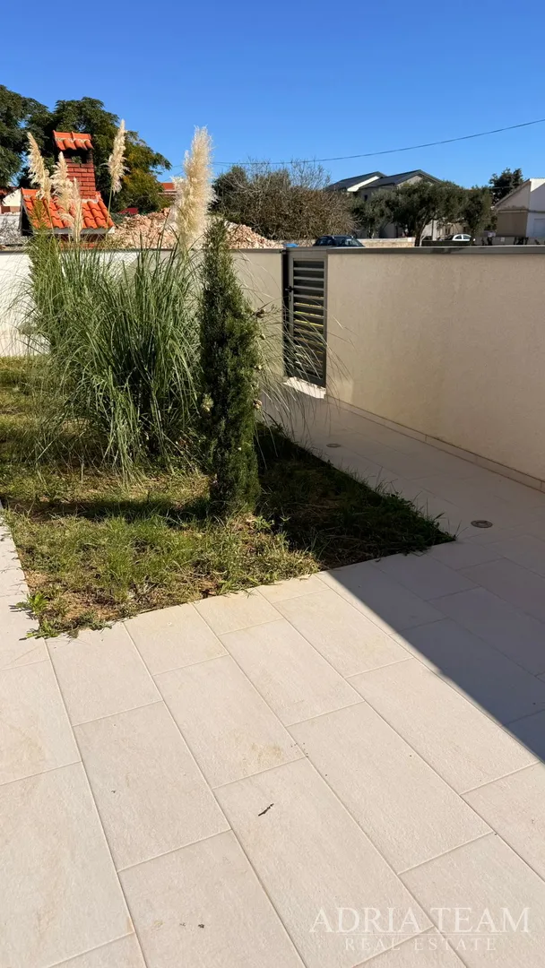 prodaje se stan 95m2 prizemlje s dvorištem, vir - slika 5