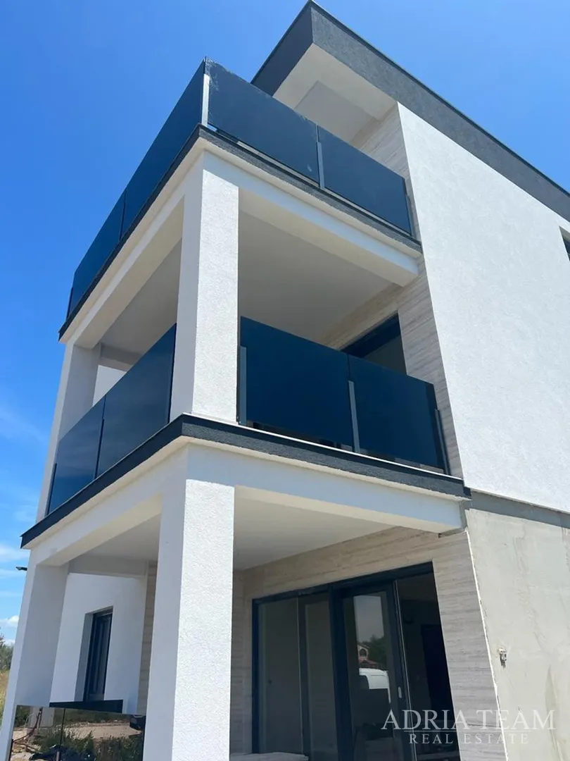 apartmani u blizini plaže, zgrada 2. novogradnja, 150 m od mora - privlaka - slika 9