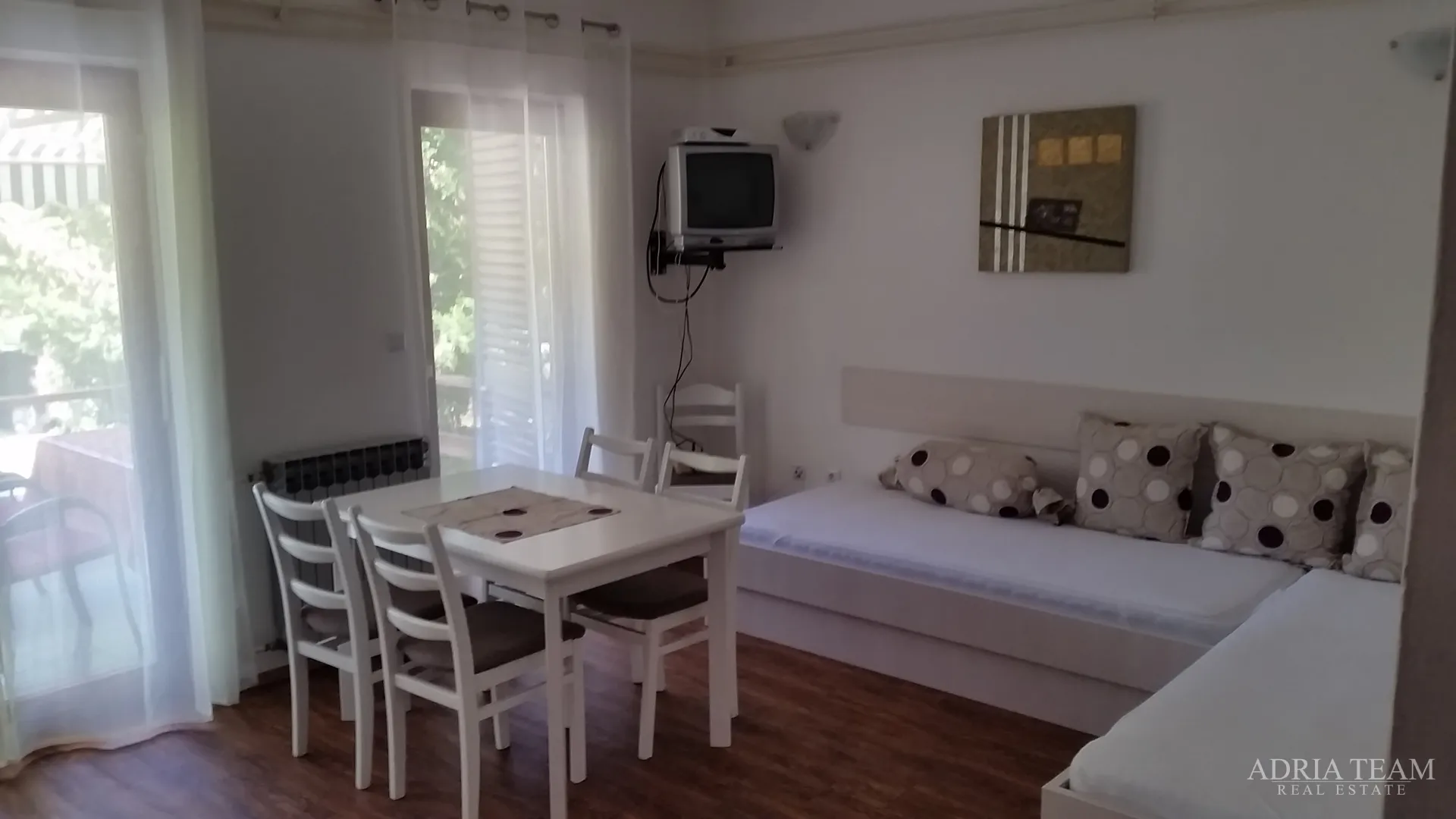 apartmanska kuća 100 m od mora, odlična lokacija - novalja, pag - slika 15
