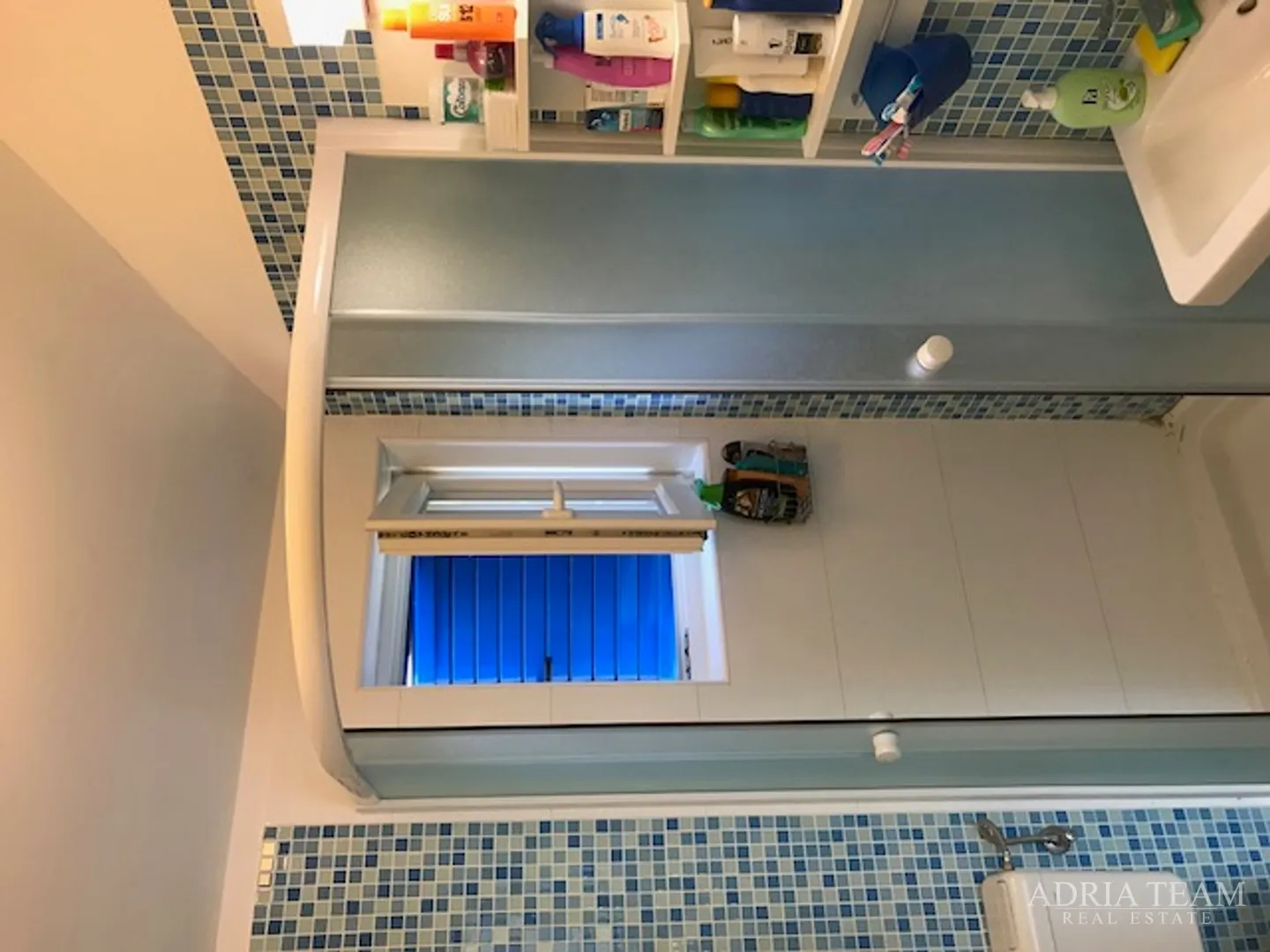 dvosobni apartman, 35 m od mora, verunić - dugi otok - slika 9