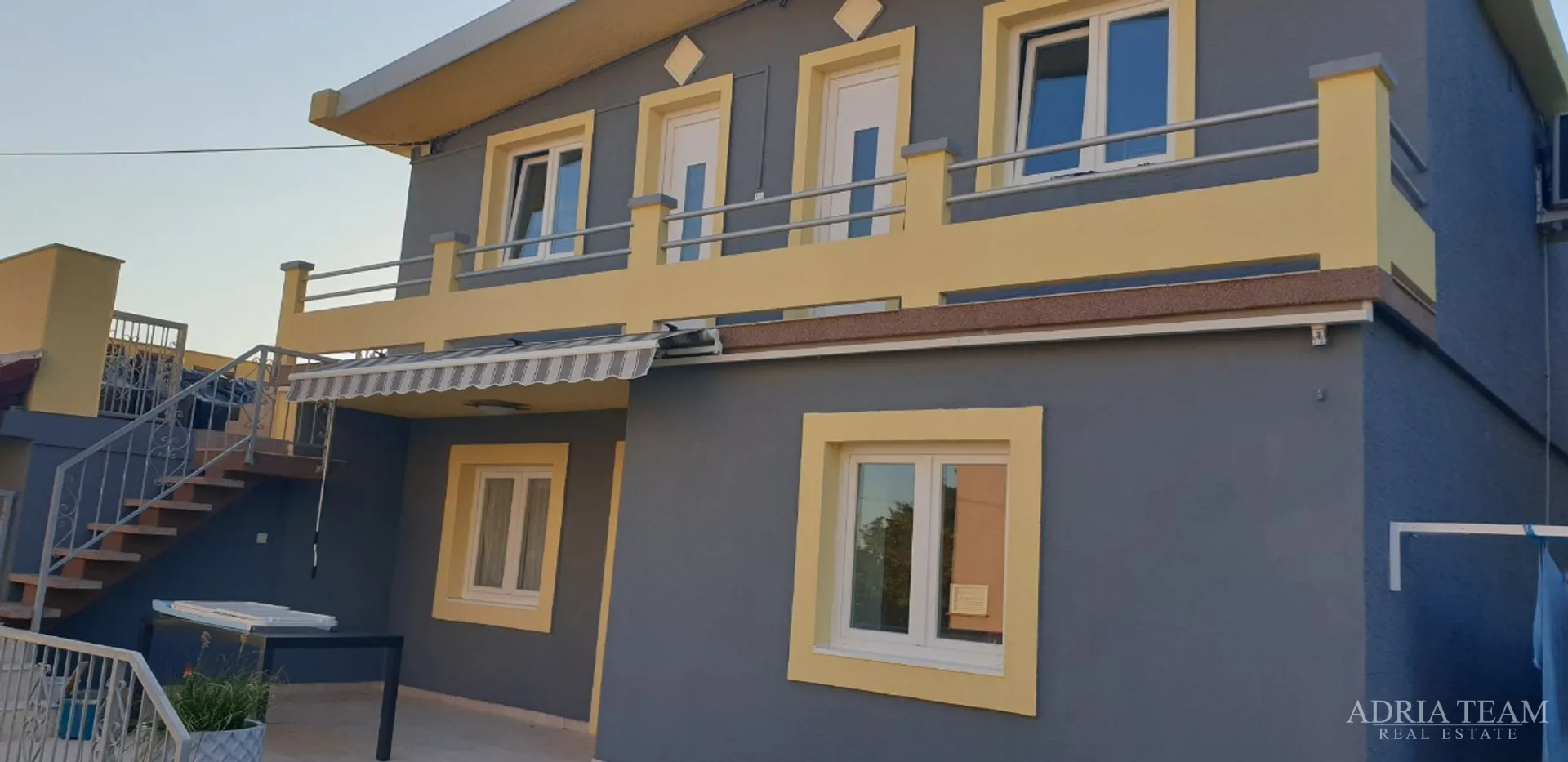 apartmanska kuća u 1.redu do mora - slika 7