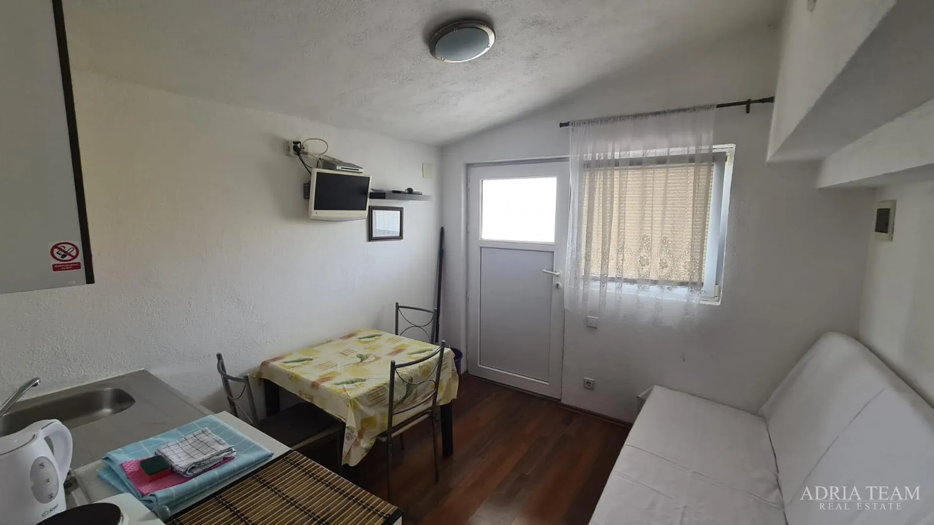 akcija!! apartmanska kuća s 5 apartmana, 170 m od mora, vir - zadar - slika 11