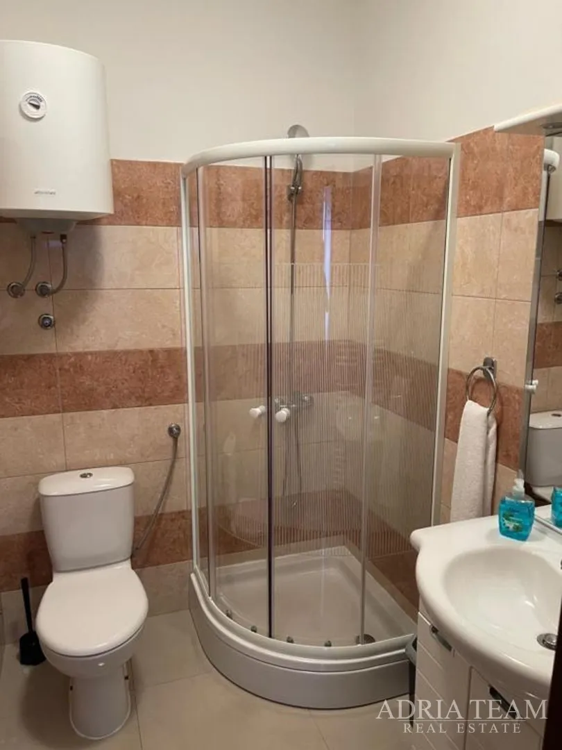 vila s bazenom i pogledom na more, 600 m od mora, privlaka - zadar - slika 24
