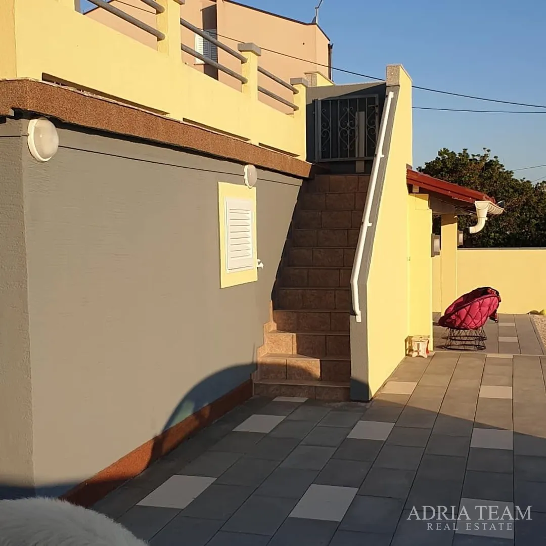 apartmanska kuća u 1.redu do mora - slika 30