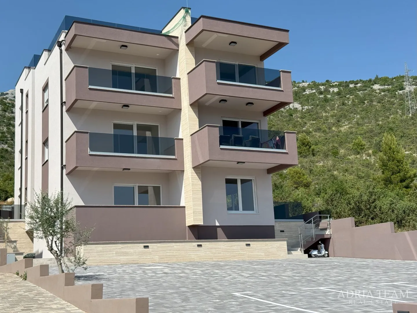 APARTMANI U NOVOGRADNJI UDALJENI 200 m OD MORA - SELINE - Starigrad Paklenica
