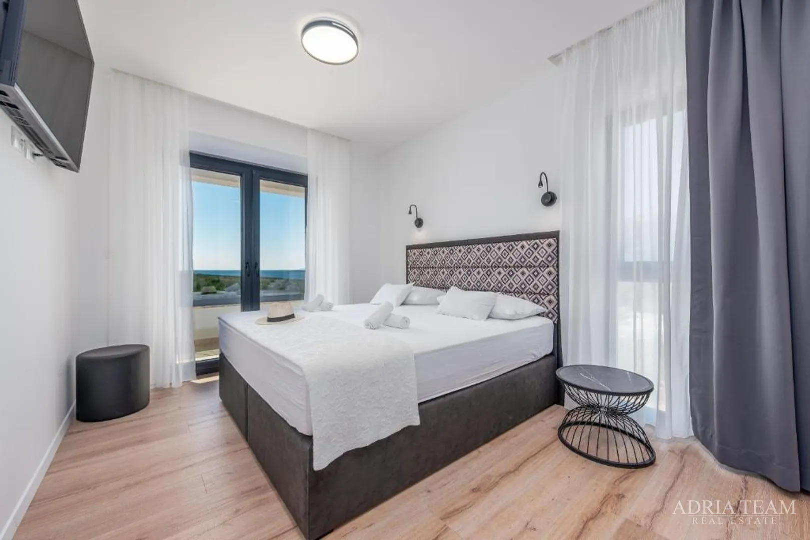 novoizgrađena vila s pogledom na more, planine i šumu - rovanjska - slika 9