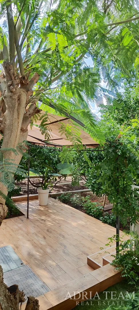 prodaje se lijep jednosobni apartman s vrtom – lukoran, otok ugljan - slika 2