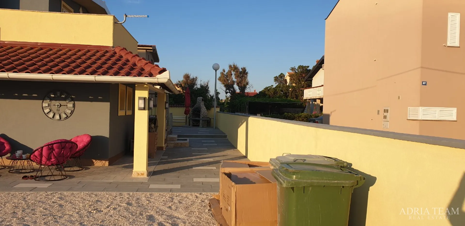 apartmanska kuća u 1.redu do mora - slika 10