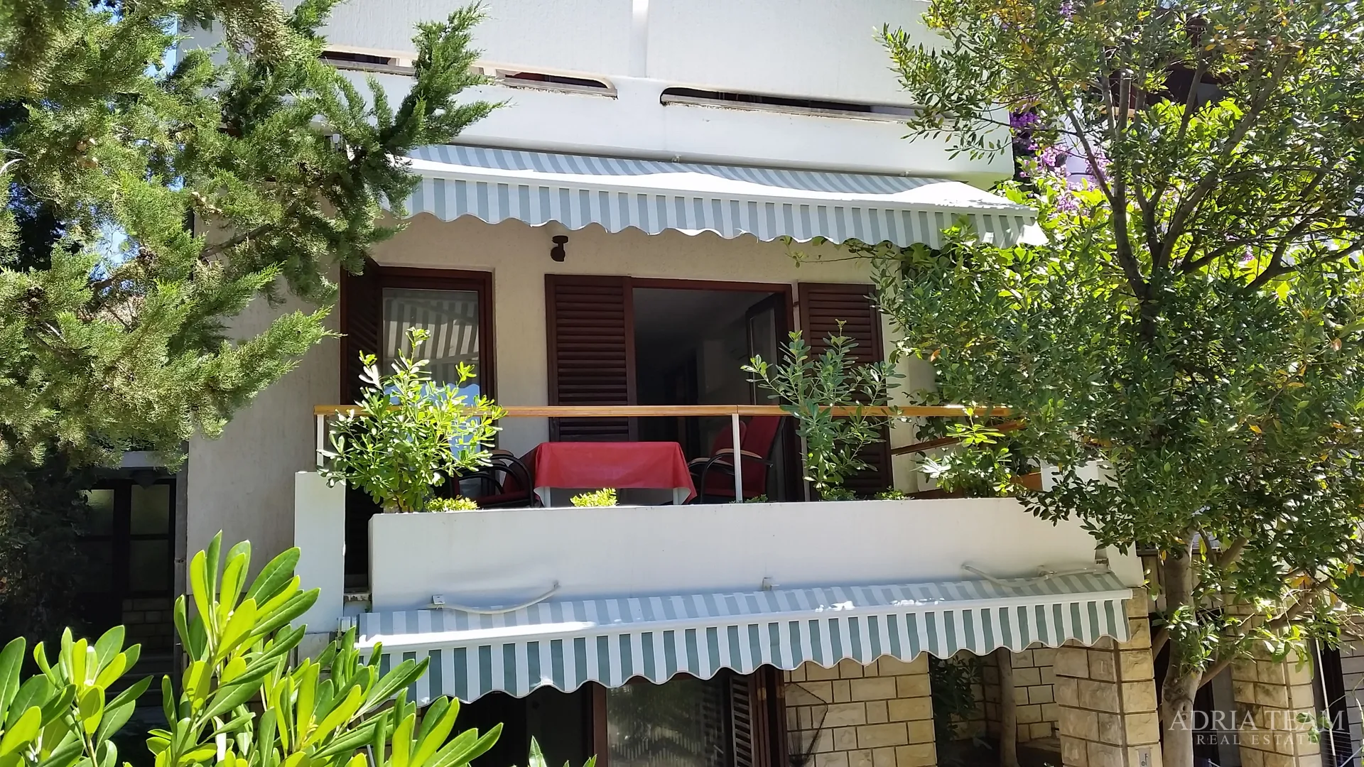 apartmanska kuća 100 m od mora, odlična lokacija - novalja, pag - slika 3