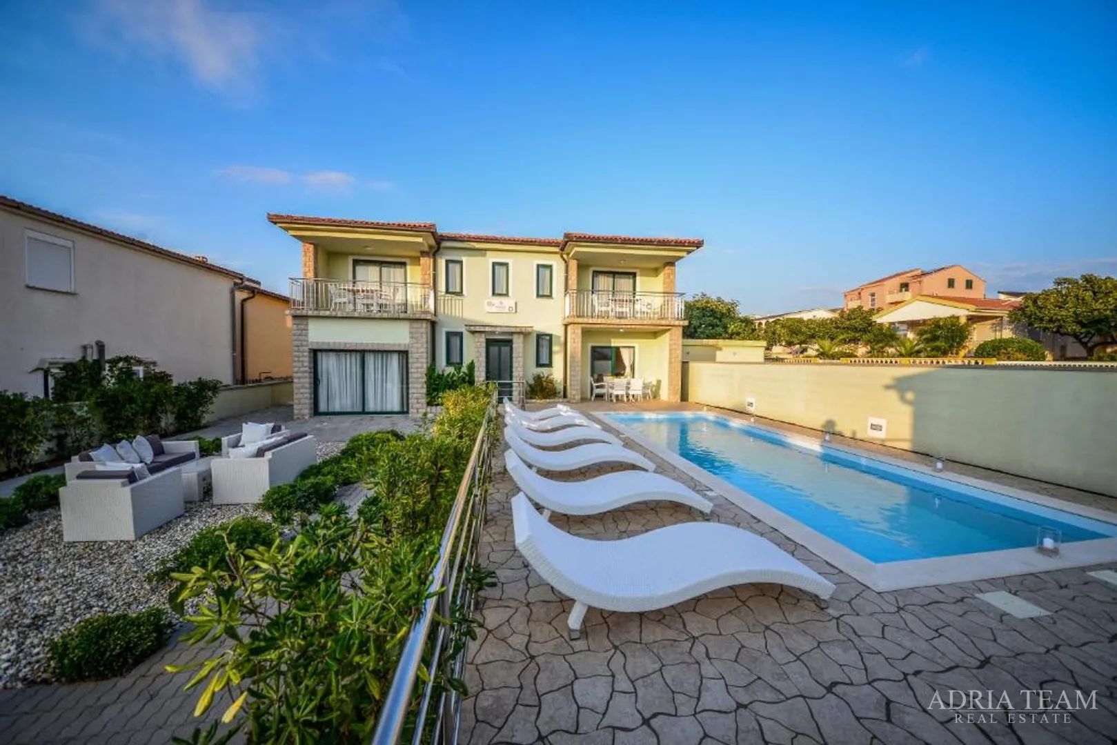 vila, drugi red do mora - vir - slika 3