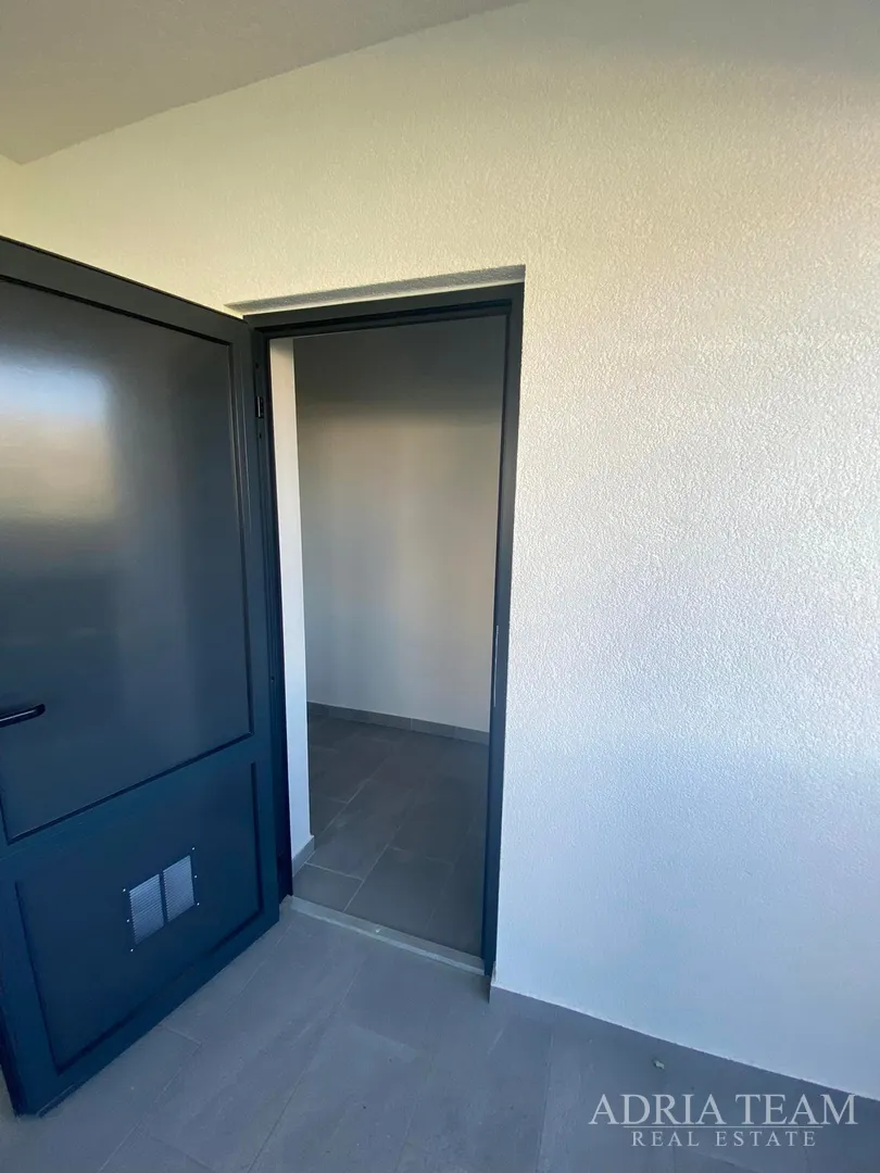 apartmani u novogradnji s pogledom na more, mirna i tiha pozicija!! pag - slika 21