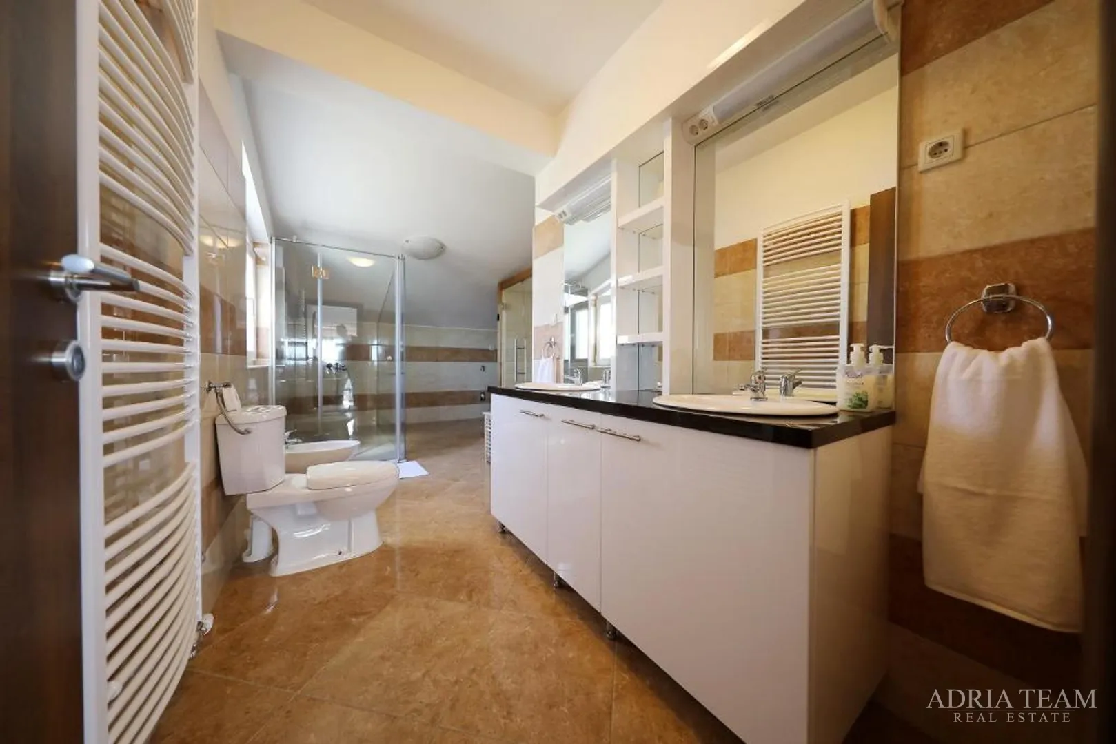 vila s bazenom i pogledom na more, 600 m od mora, privlaka - zadar - slika 33