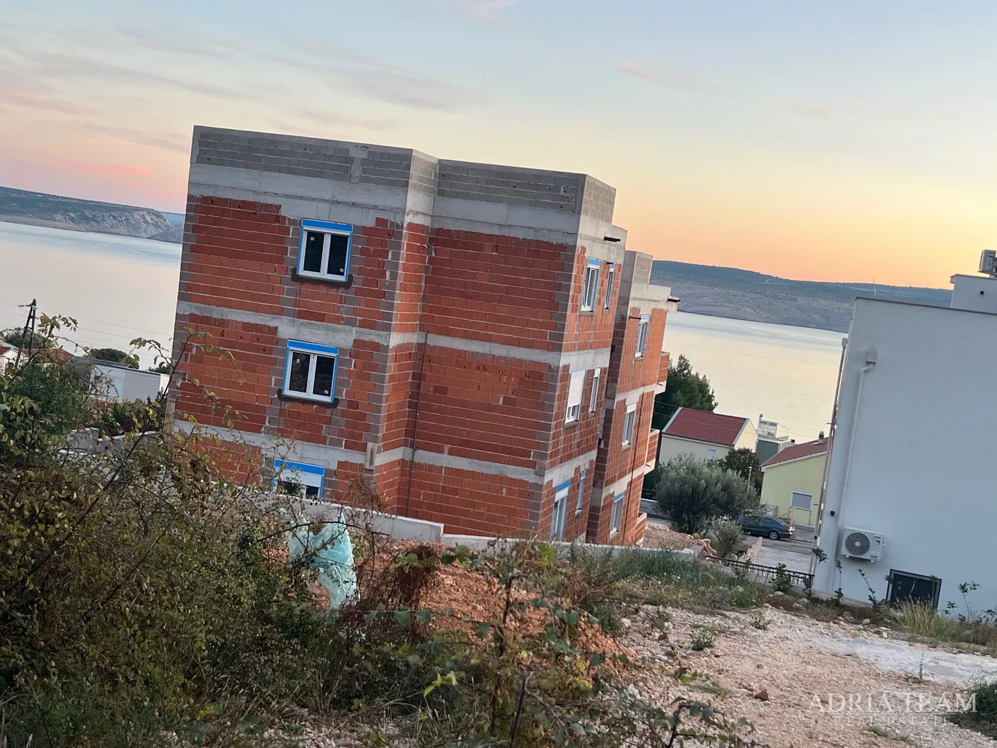 apartmani u novogradnji udaljeni 200 m od mora - seline - slika 9