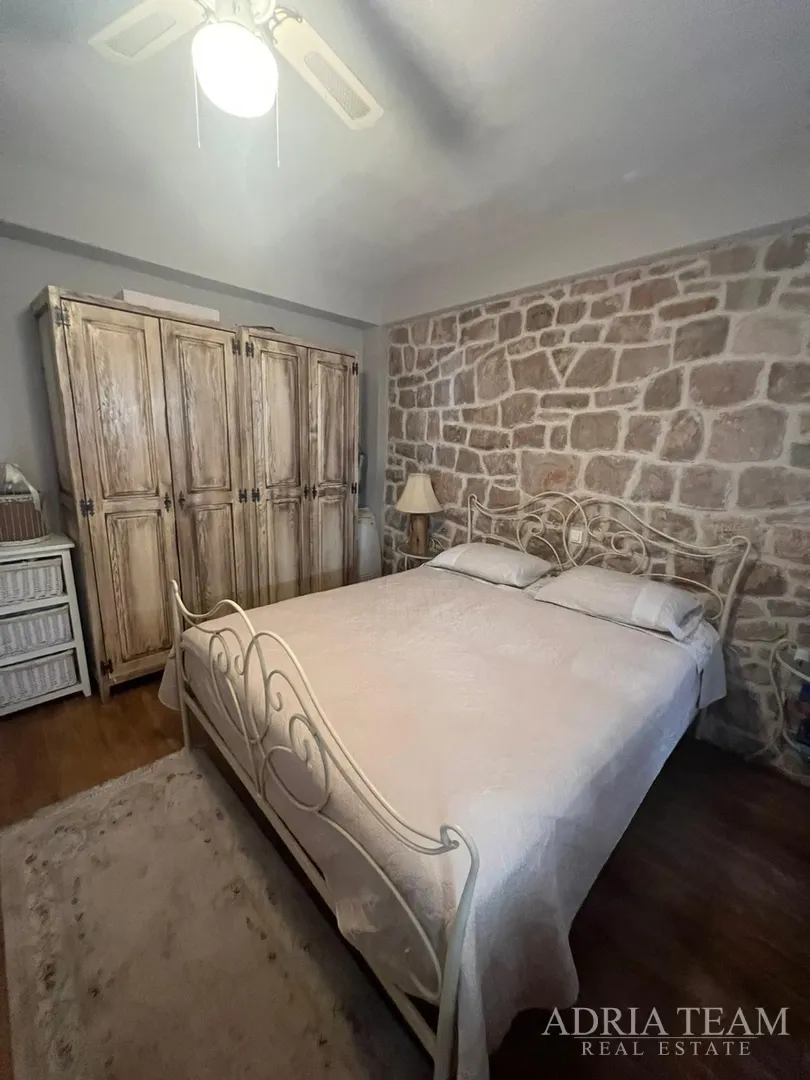 kuća u nizu s apartmanom i poslovnim prostorom, izvrsna lokacija i investicija - pirovac, centar - slika 8