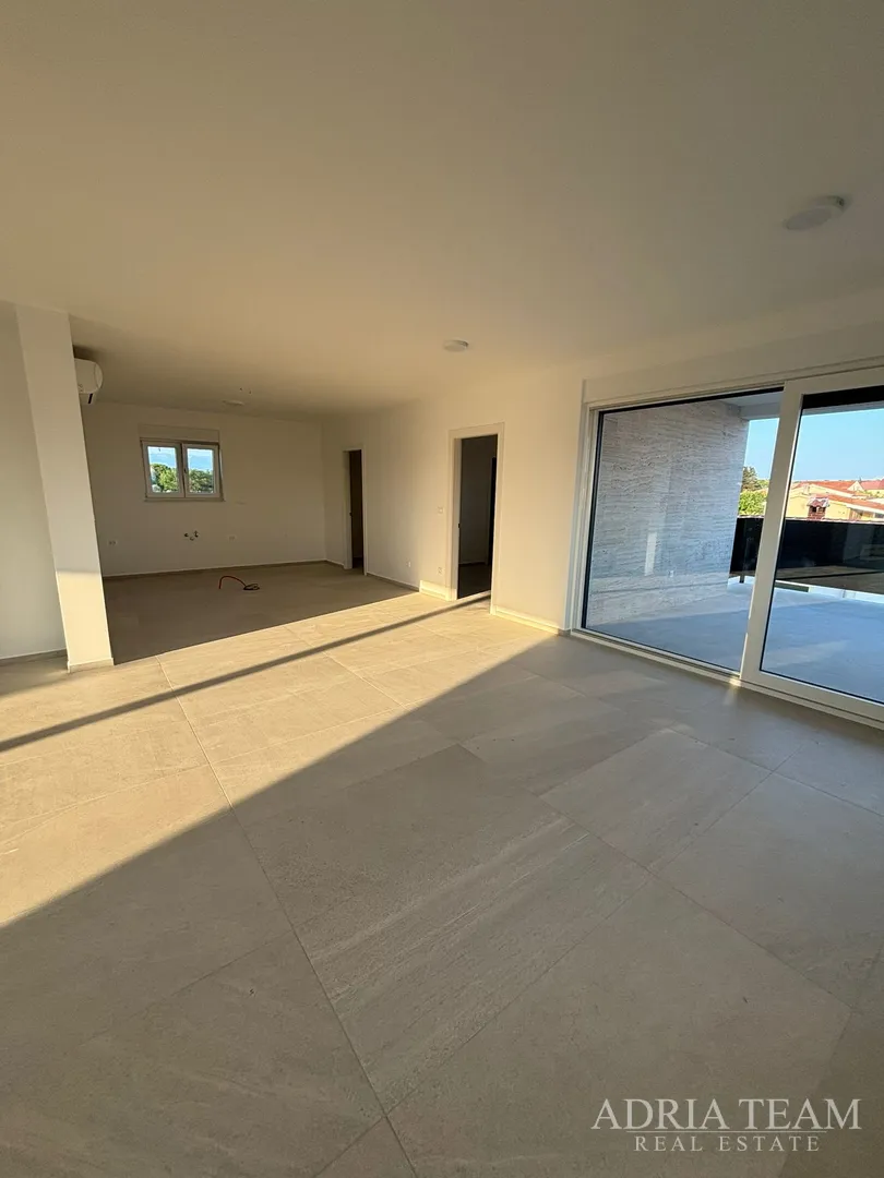 penthouse u blizini plaže, zgrada 2. novogradnja, 150 m od mora - privlaka - slika 8