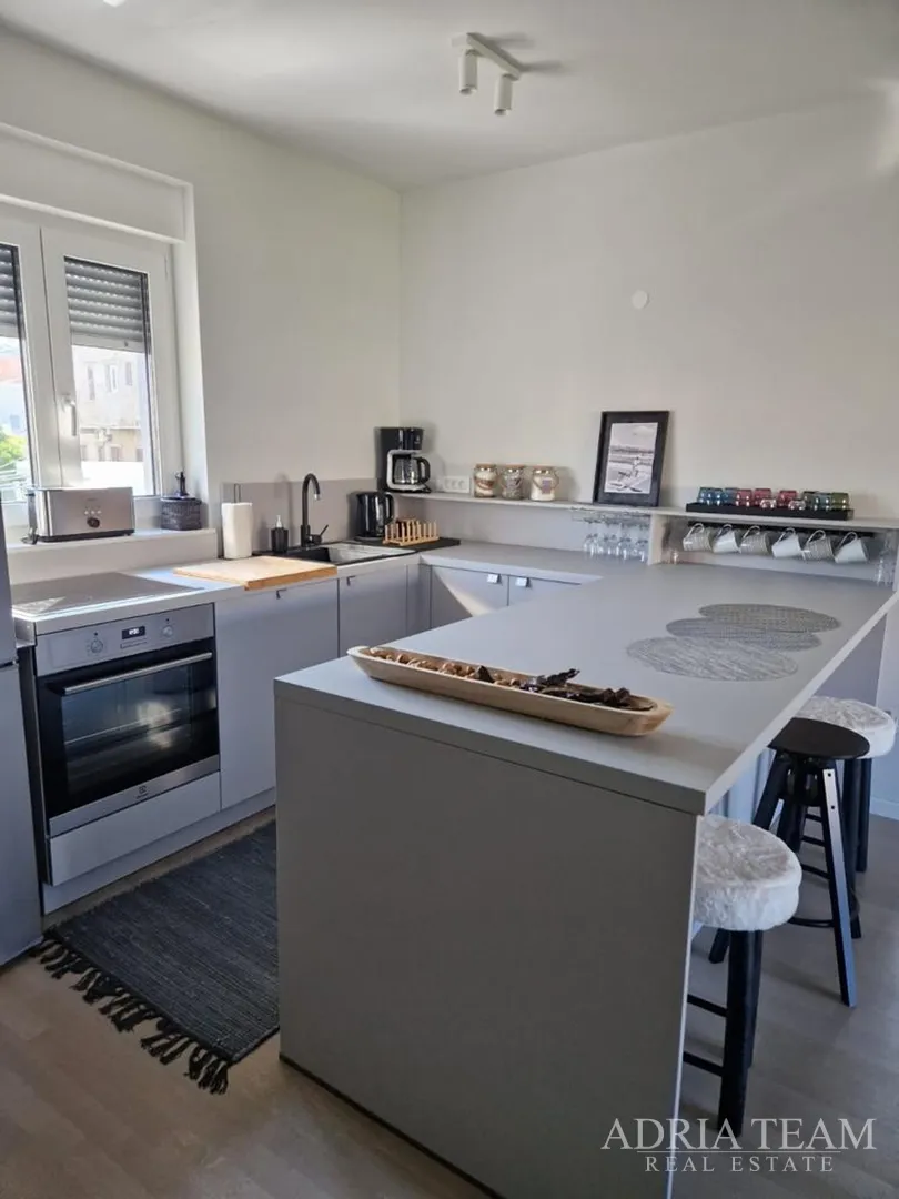 apartmani u novogradnji s pogledom na more, mirna i tiha pozicija!! pag - slika 7