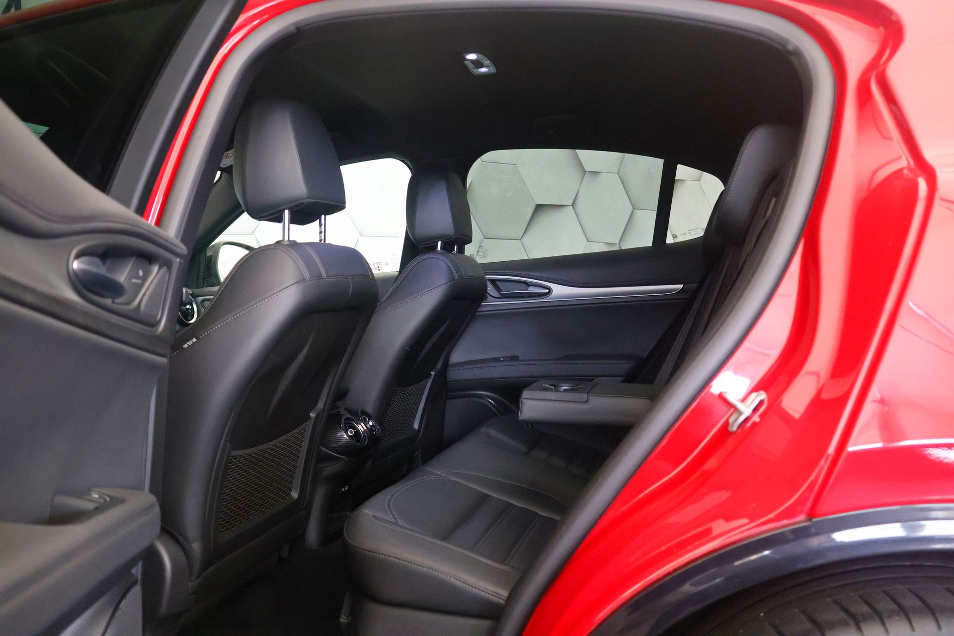 alfa romeo stelvio veloce 2.2 multijet q4 at8 210km matrix cockpit - slika 10