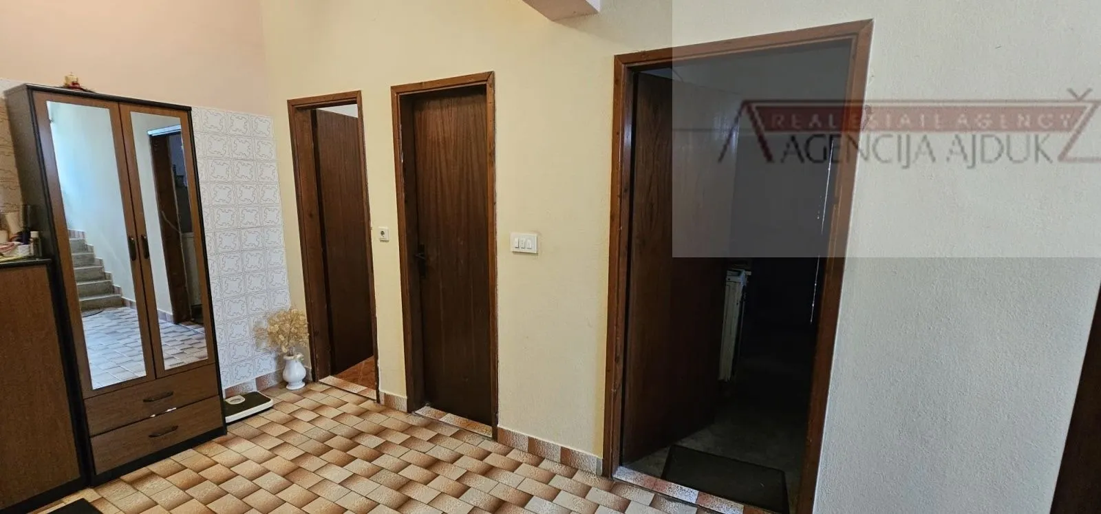 imotski donji proložac kuća 187 m2 - povoljno - slika 15