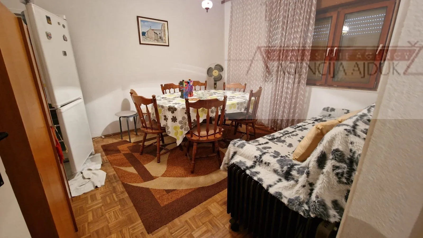 imotski samostojeća kuća 3 etaže 372 m2 + velika okućnica - slika 12