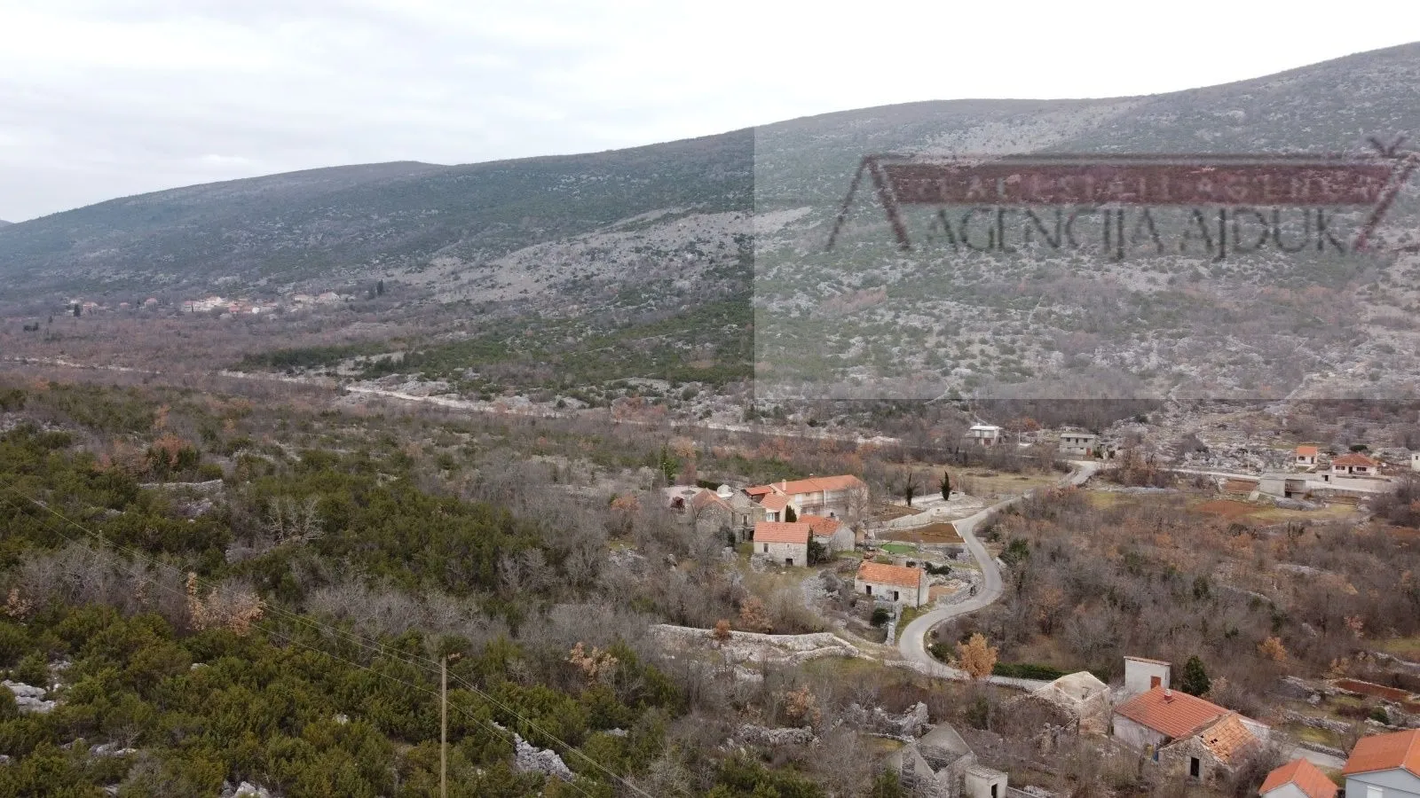 imotski slivno kamene kuće + okućnica - novo u ponudi - slika 8