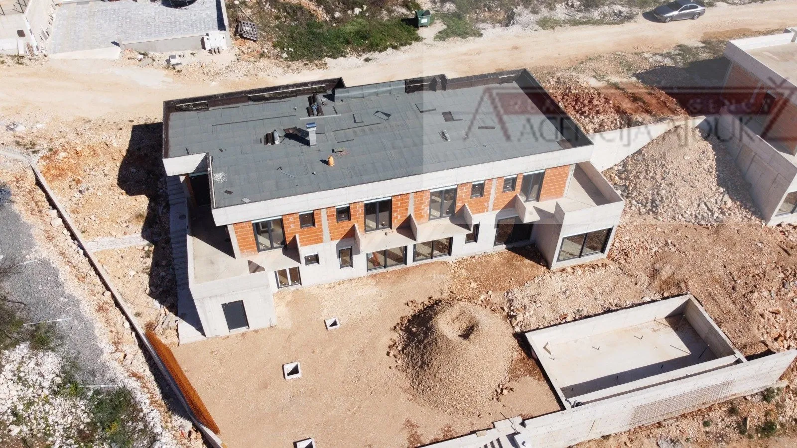 imotski vila (roh-bau) 390 m2 top lokacija - ekskluziva - slika 6
