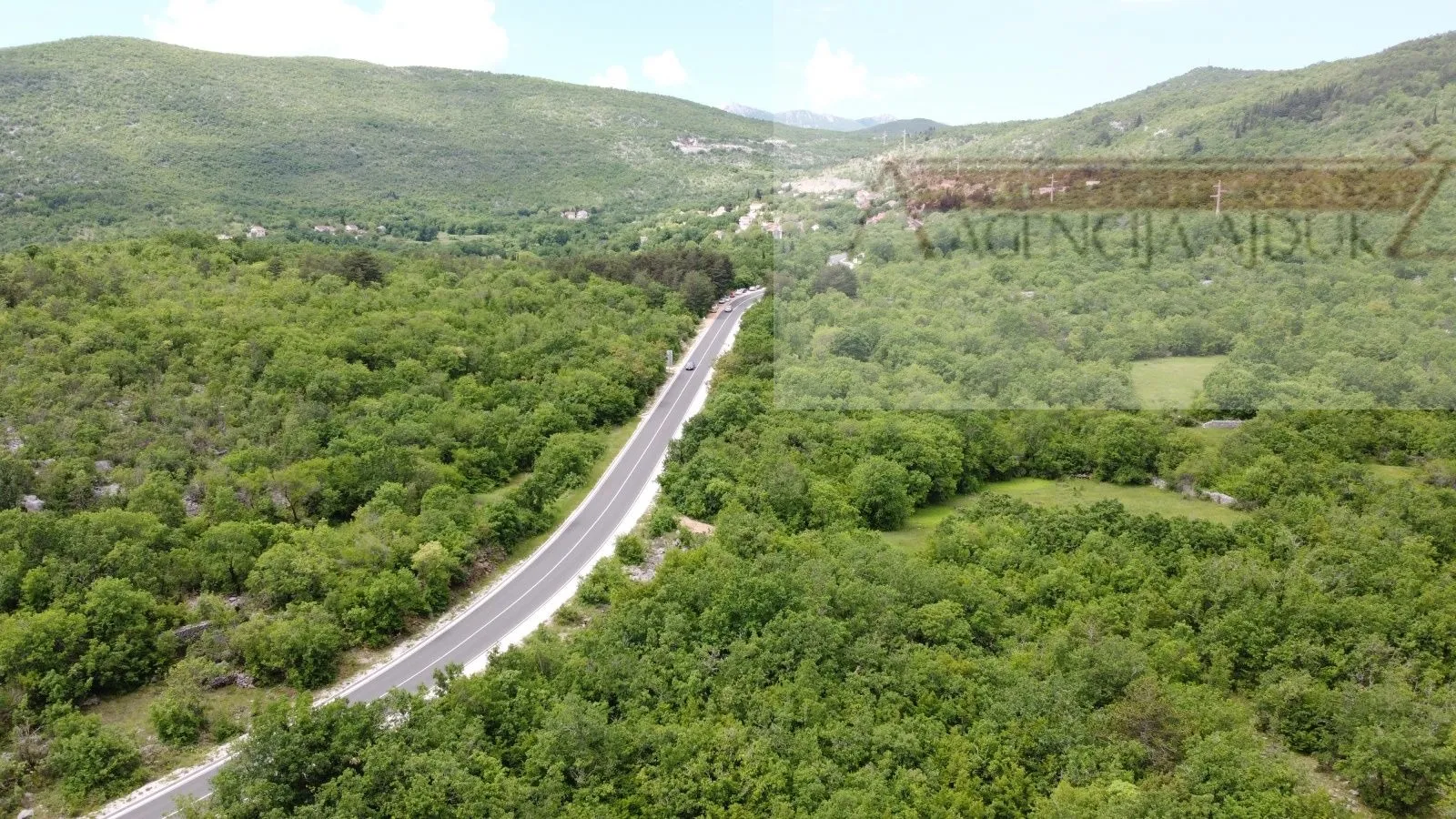 imotski poljica građevinsko zemljište 2502 m2 + objekti - novo - slika 2