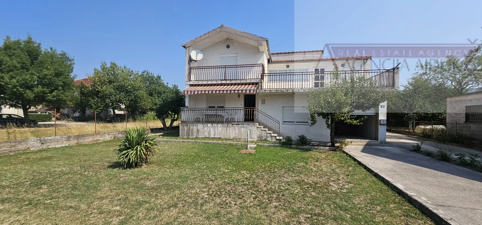 imotski lug obiteljska kuća 300 m2 najam - slika 1