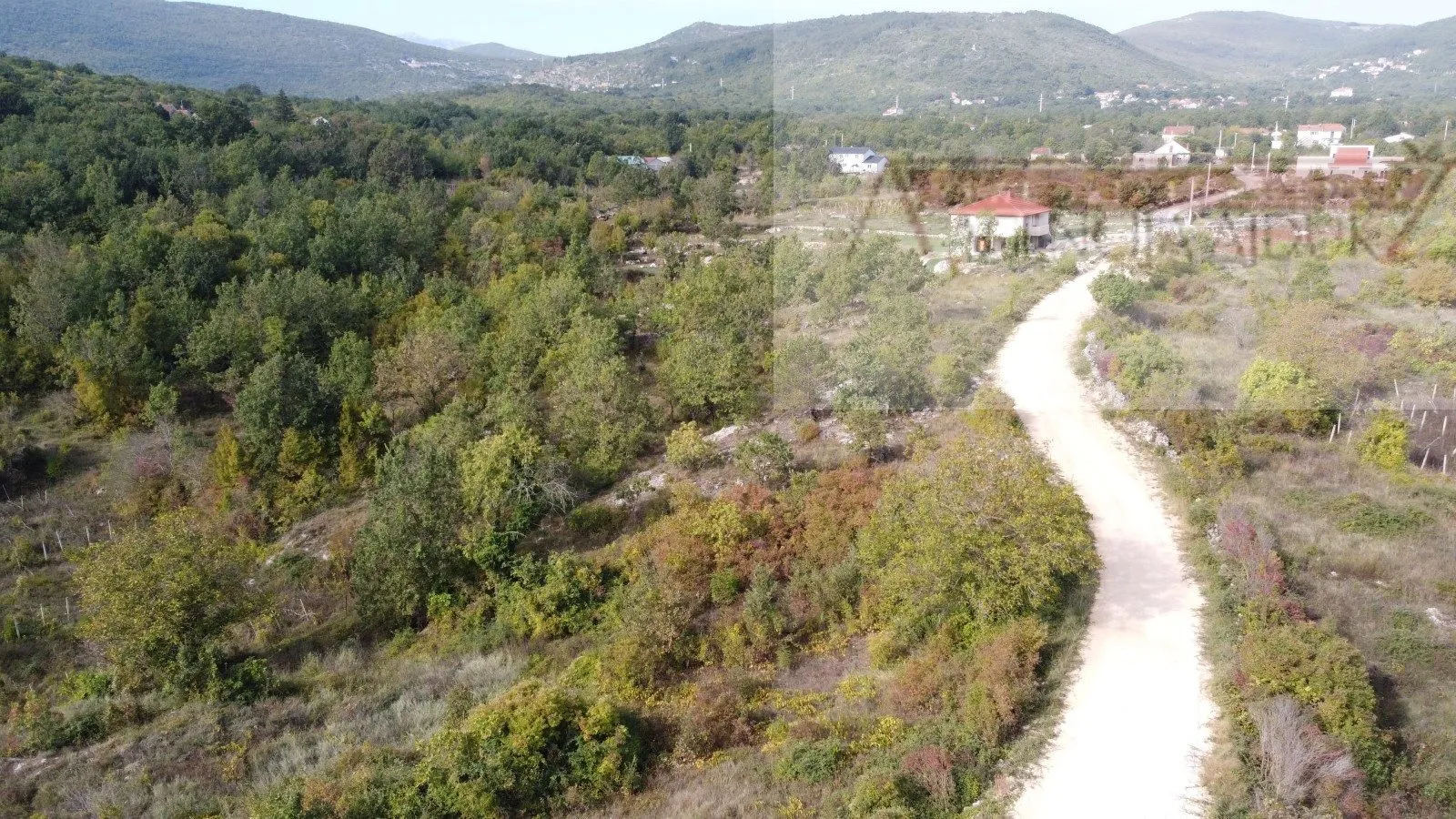 Imotski Poljica građevinsko zemljište 2100 m2 - novo! - Imotski, Imotski