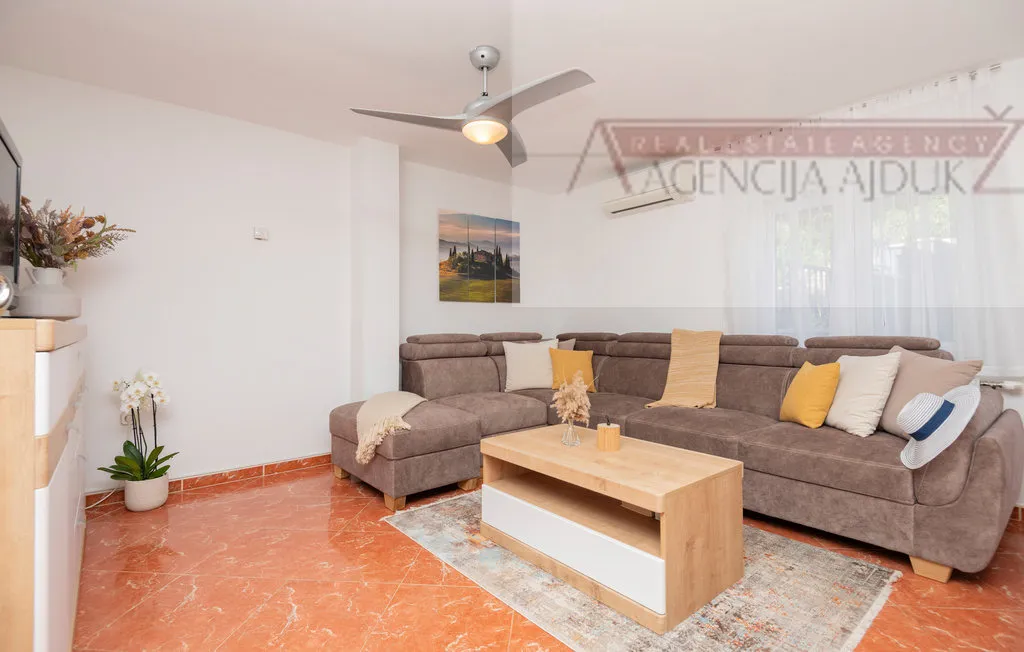 imotski kuća za odmor 338 m2 + bazen 40 m2 - novo u ponudi - slika 7