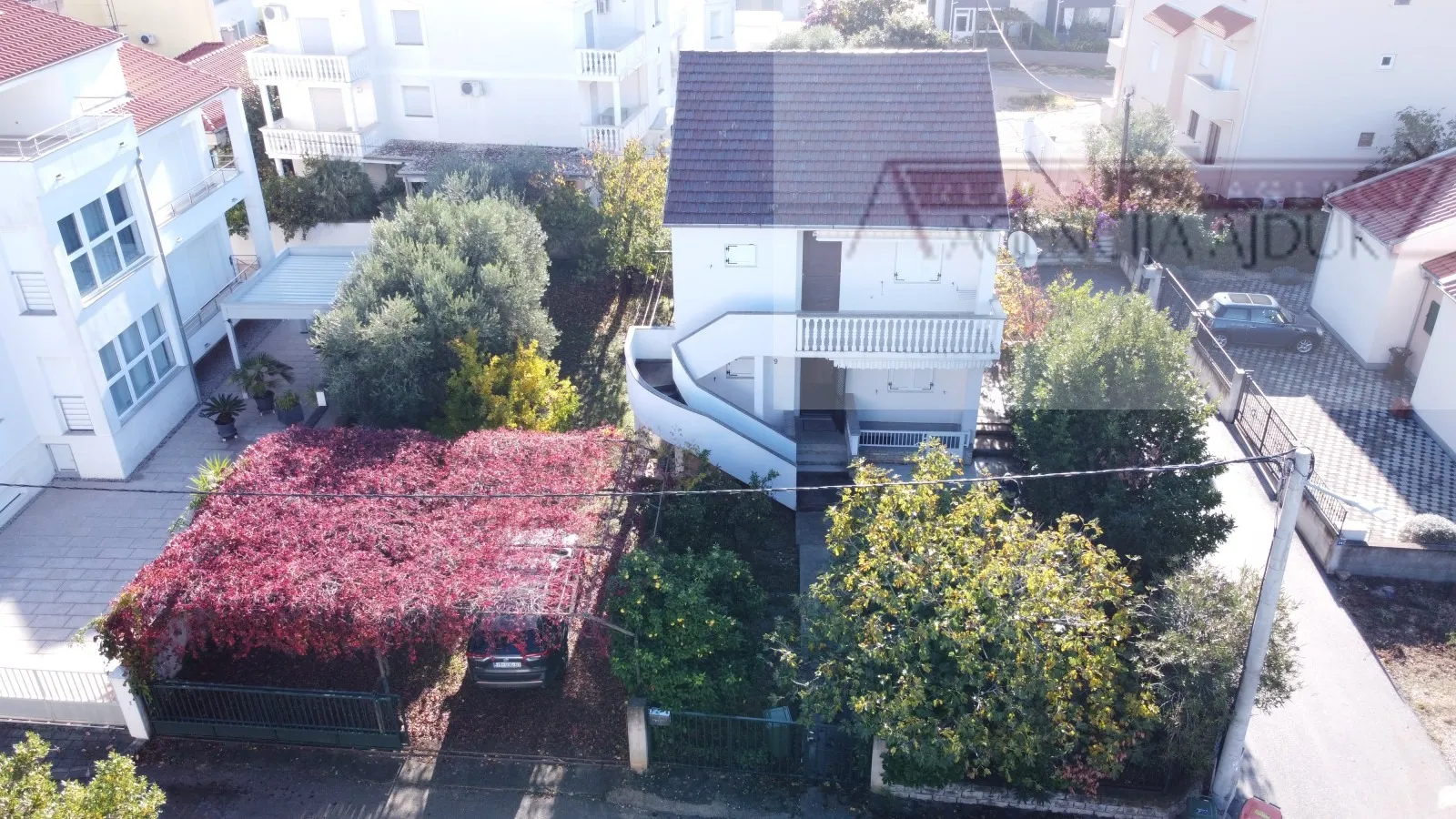 biograd na moru kuća 200 m2 + okućnica - novo u ponudi - slika 1