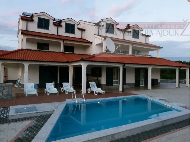 imotski - cista provo vila sa bazenom 742 m2 - sniženo - slika 11