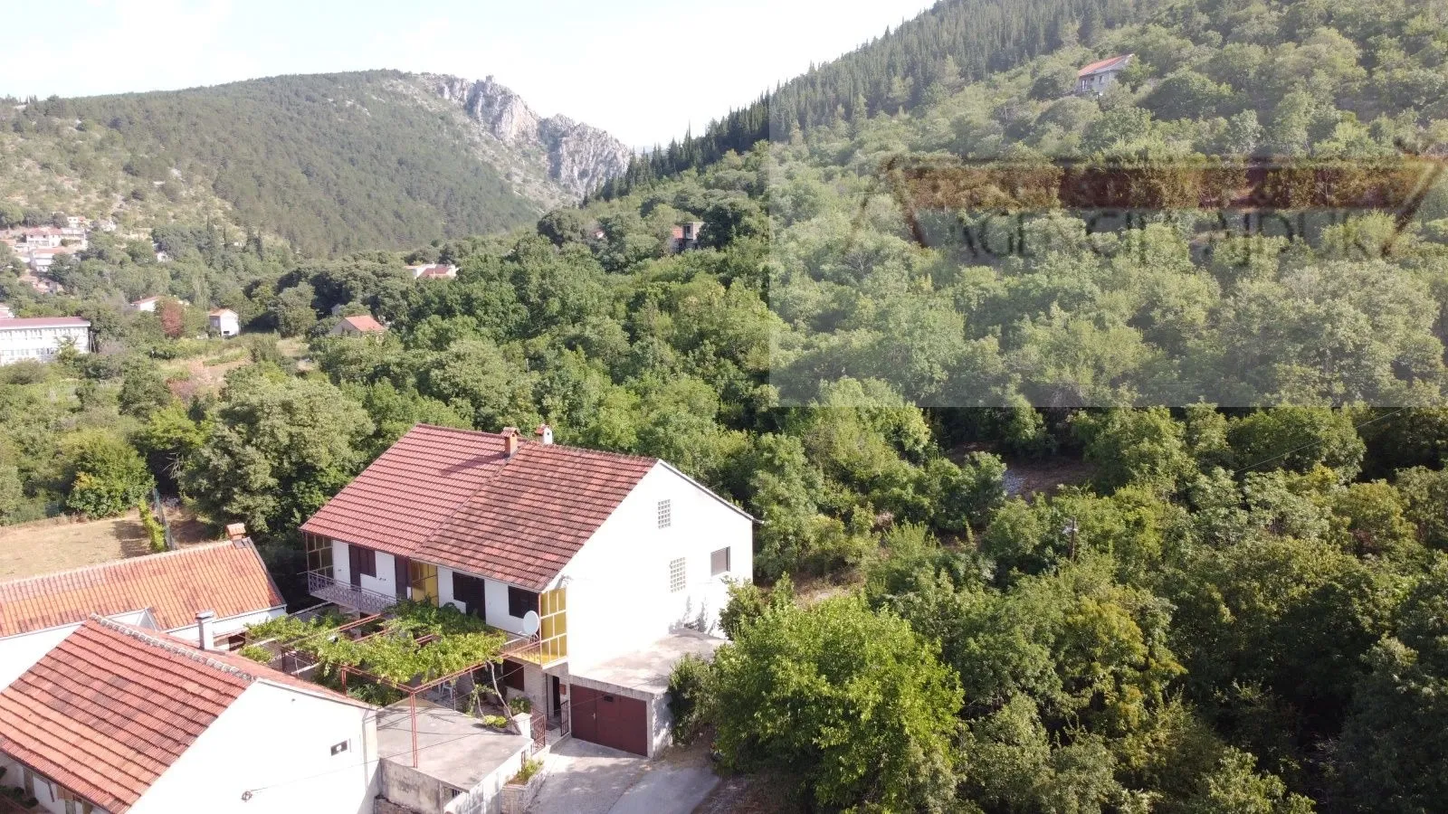 imotski donji proložac kuća 187 m2 - povoljno - slika 2