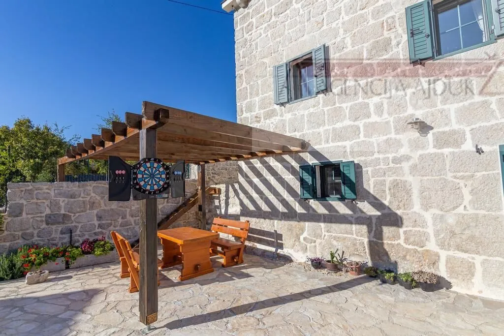 imotski - vila sa bazenom 190 m2 - top ponuda - slika 18