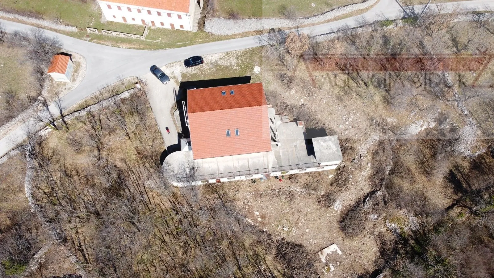 imotski lovreć stambeno-poslovni objekt 700 m2 - novo - slika 9