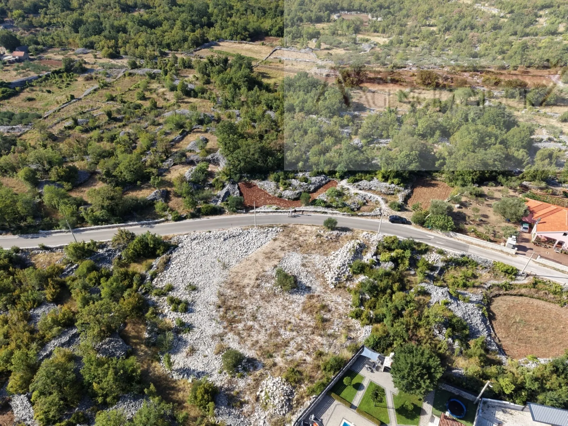 zagvozd 2001 m2 građevinsko zemljište panoramski pogled - novo! - slika 9