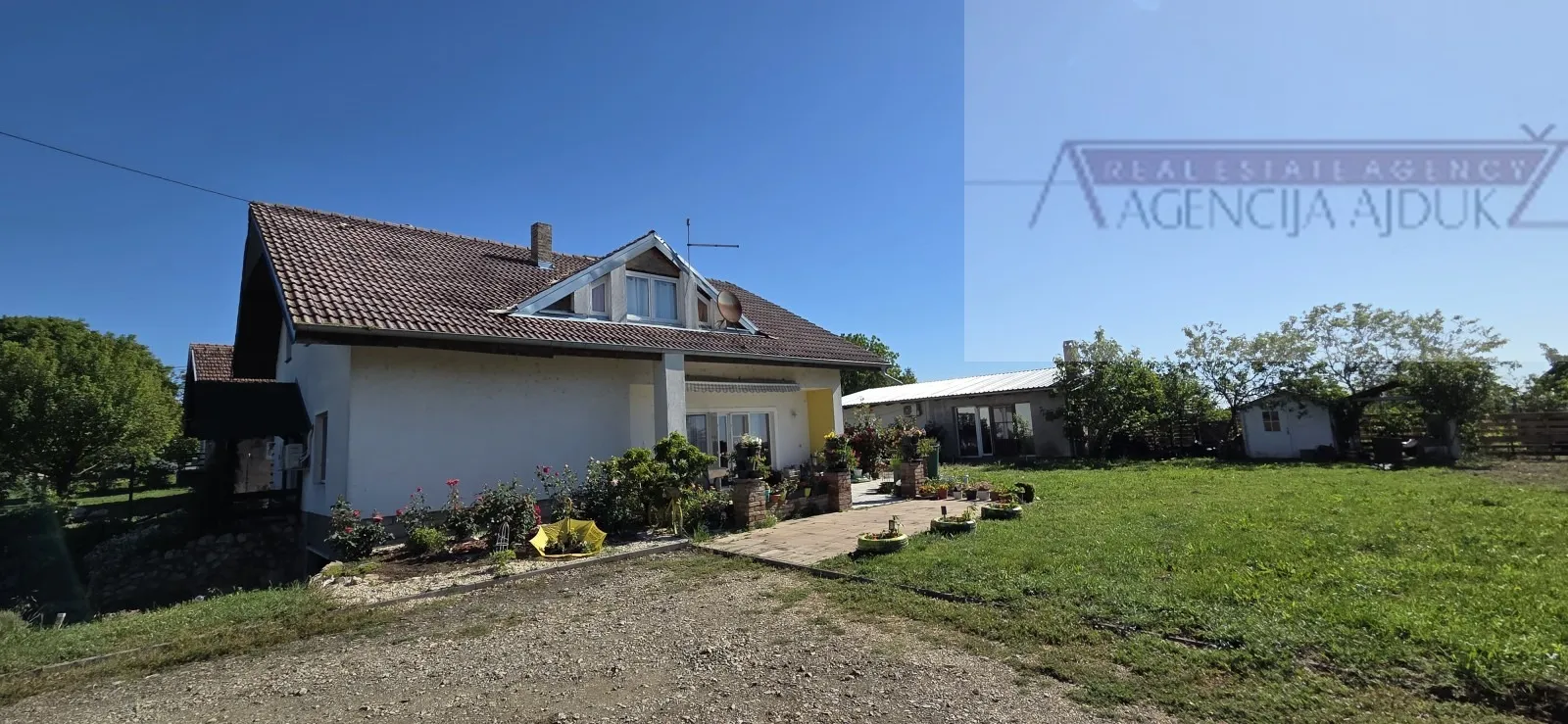 kneževi vinogradi kuća 230 m2 + pomoćni objekt 60 m2 - slika 3
