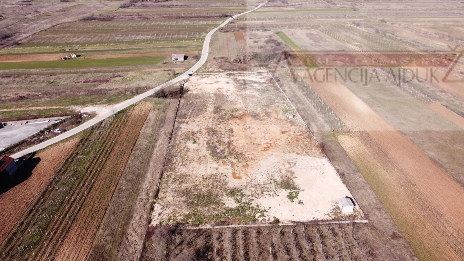imotski 11430 m2 građevinsko zemljište - novo u ponudi! - slika 8