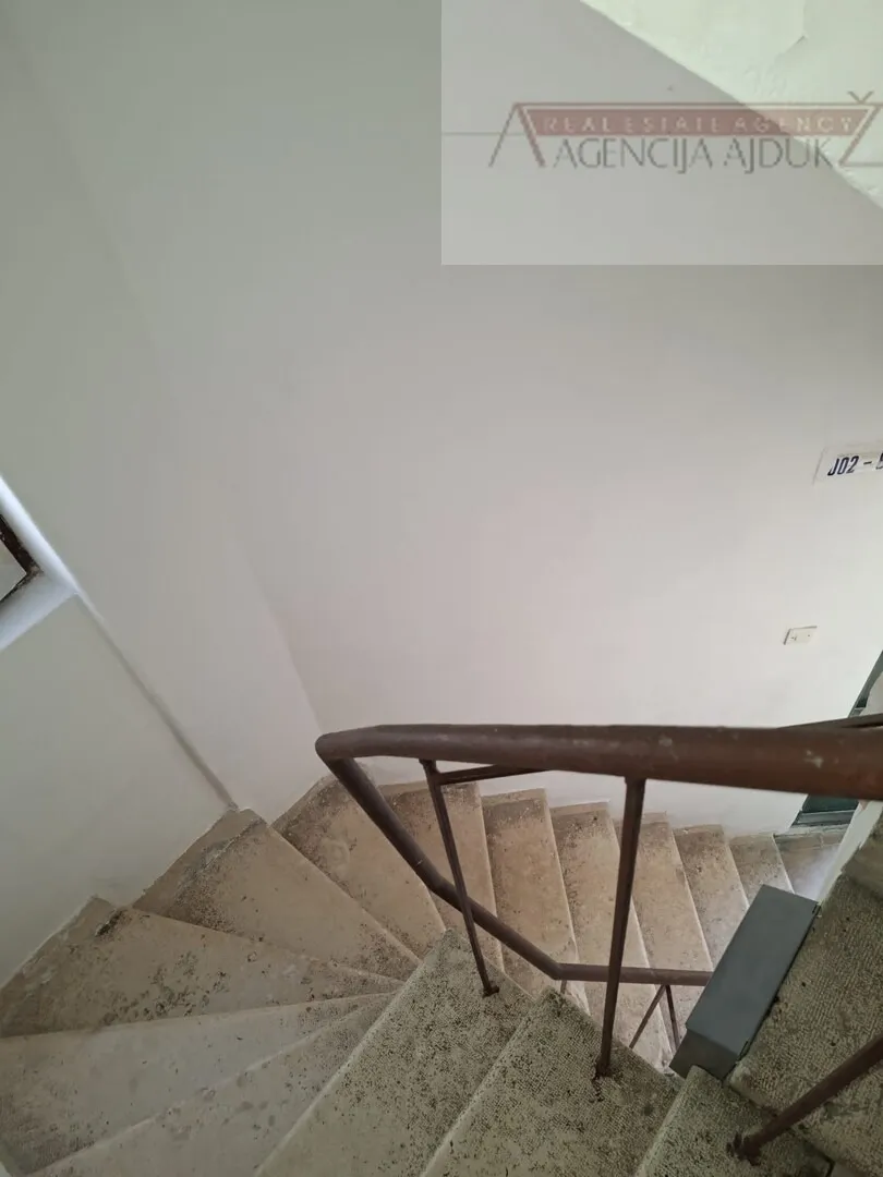 split centar varoš stan 58 m2 + garaža 20 m2 - top ponuda! - slika 10