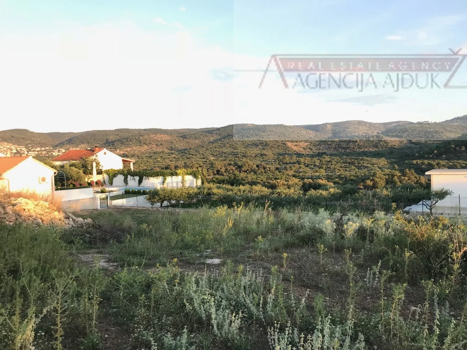 brač - donji humac 6500 m2 građevinsko zemljište - slika 4