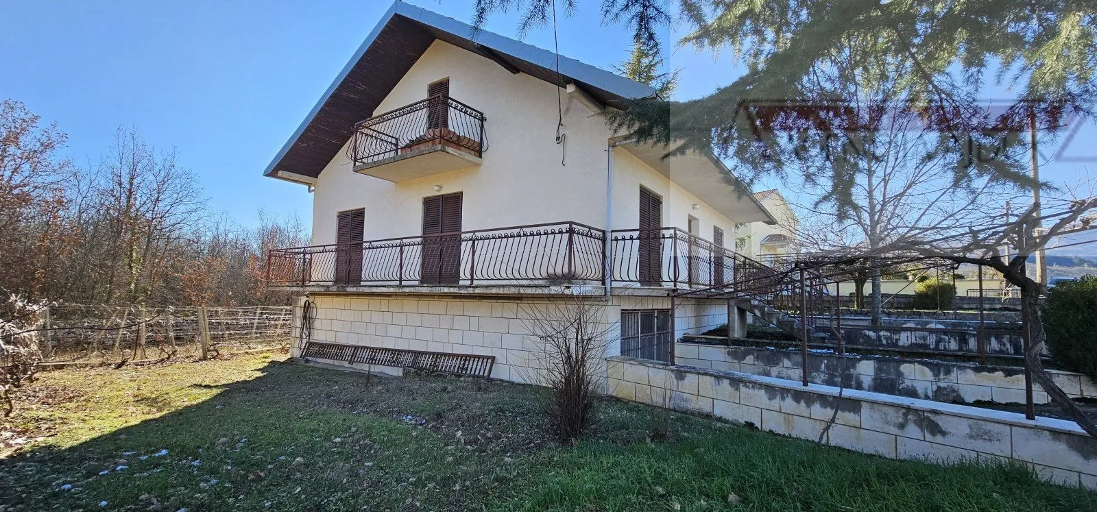 imotski drum odlična obiteljska kuća 290 m2 + okućnica - novo u ponudi - slika 4