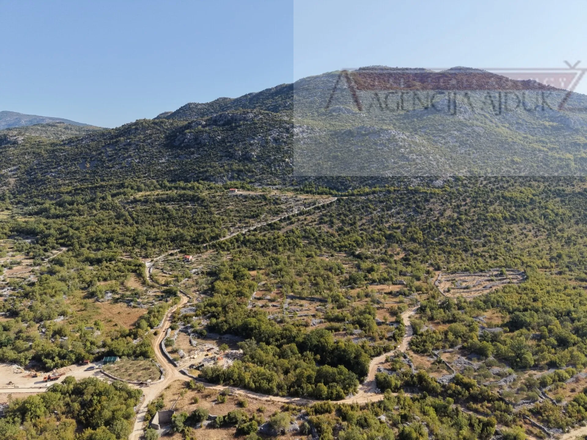 zagvozd 2001 m2 građevinsko zemljište panoramski pogled - novo! - slika 6