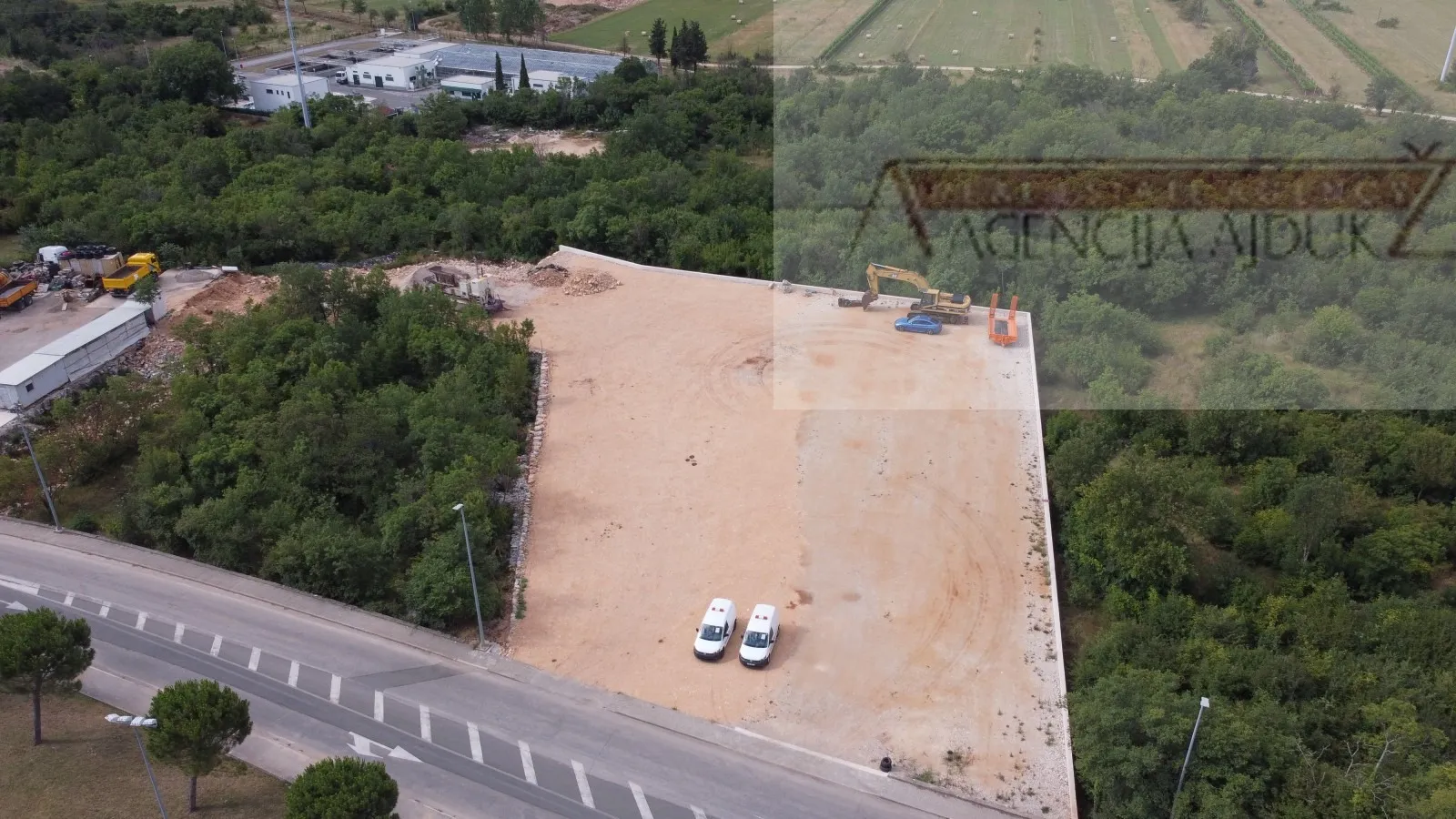 imotski najam građevinskog zemljišta 4000 m2 - novo!!! - slika 5