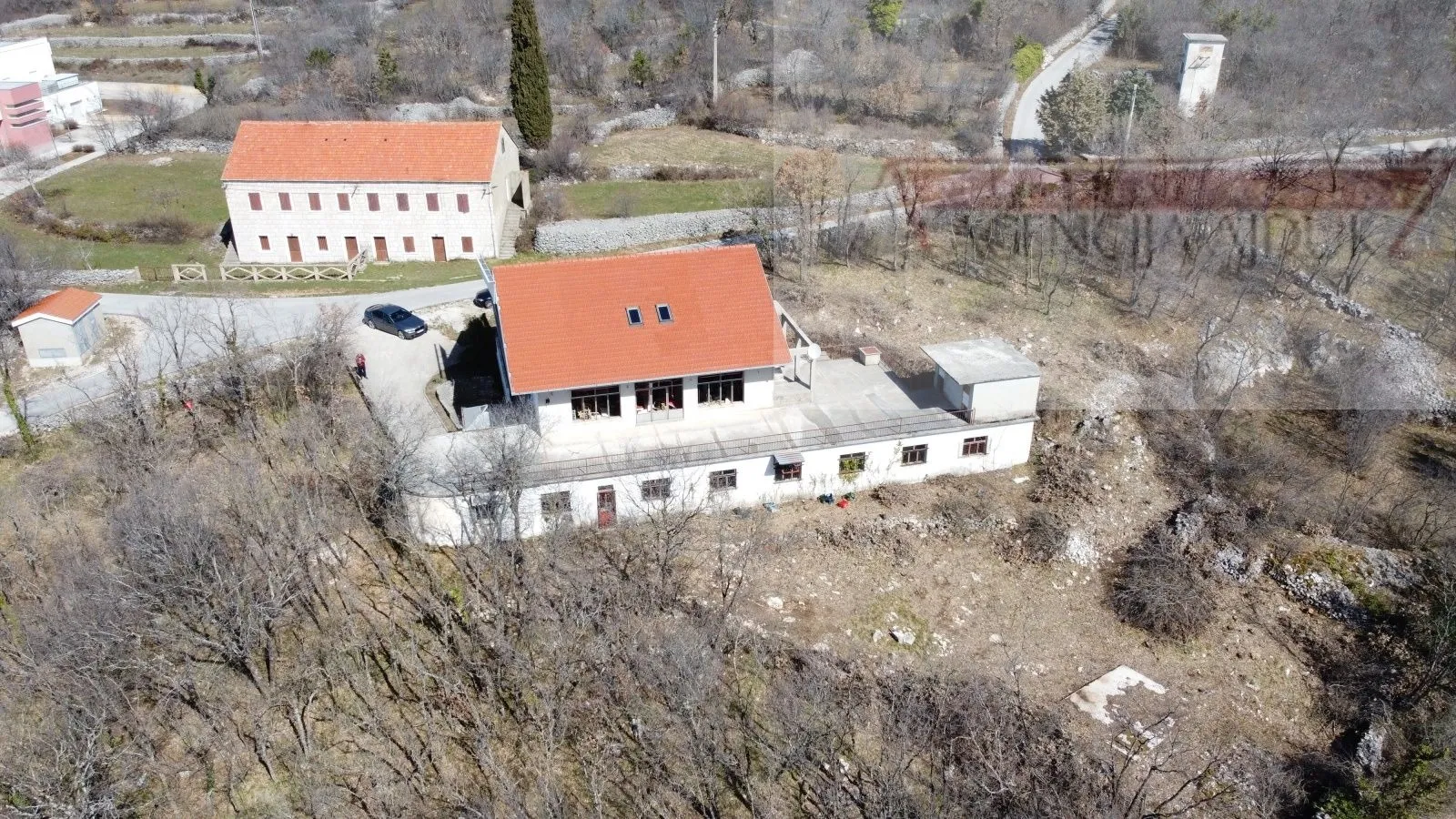 imotski lovreć stambeno-poslovni objekt 700 m2 - novo - slika 2