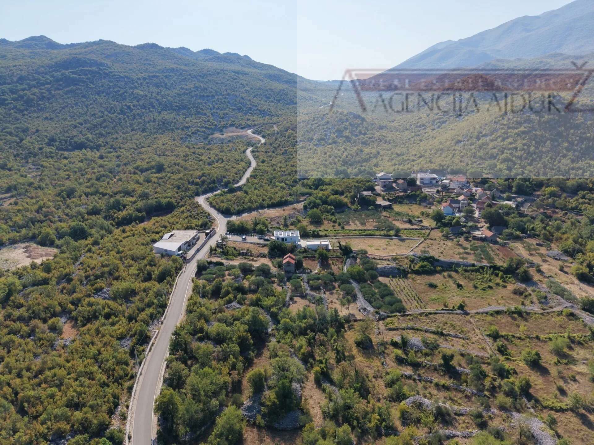 zagvozd 2001 m2 građevinsko zemljište panoramski pogled - novo! - slika 4